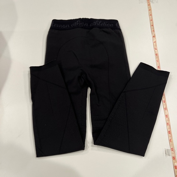 Lululemon Time Warp Tight Black, Black (6) - Picture 9 of 12
